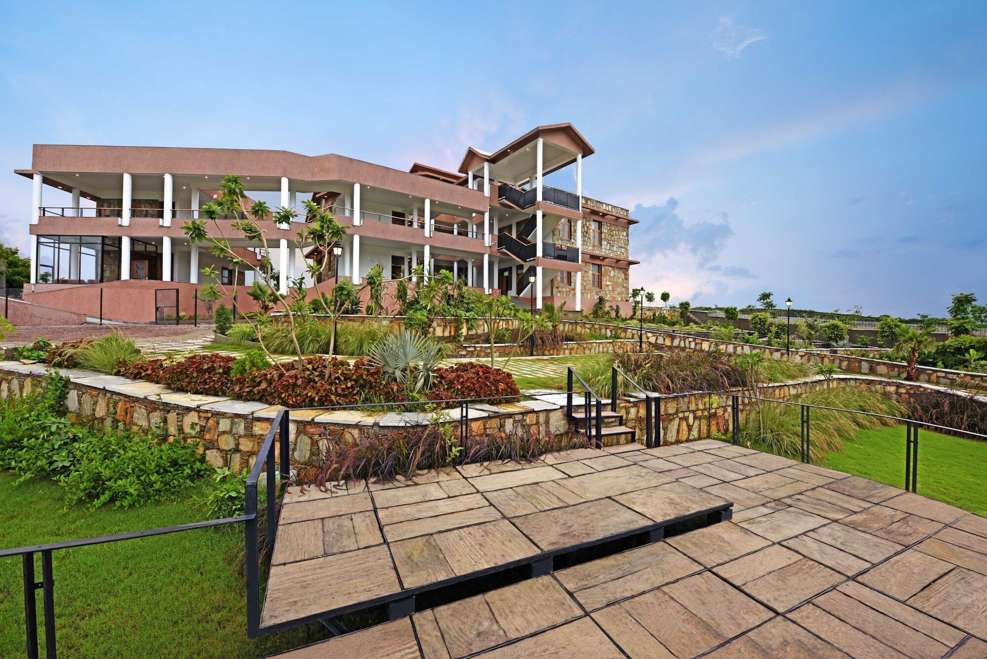 Palm Valley Svasti Resort Nai Bagian luar foto